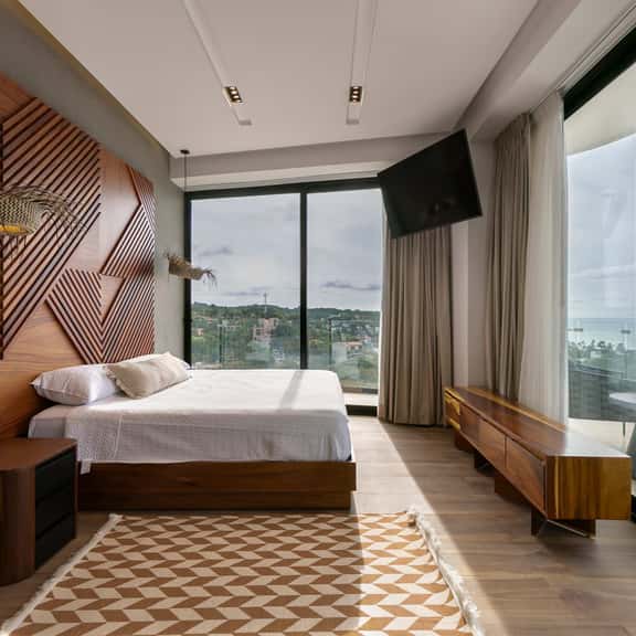 4C | Penthouse 2BR | Ocean View Master | Rooftop Pool - Image 1