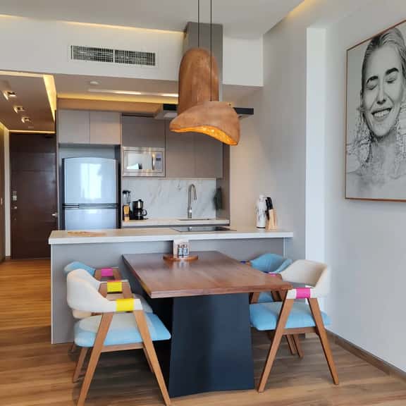 2B | Bright Ocean View 2BR | Rooftop Pool & Gym - Image 1